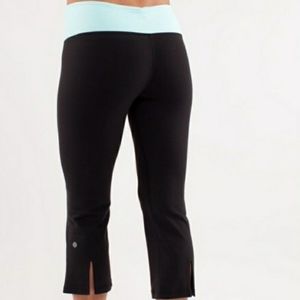 Lululemon Gather and Crow Crop